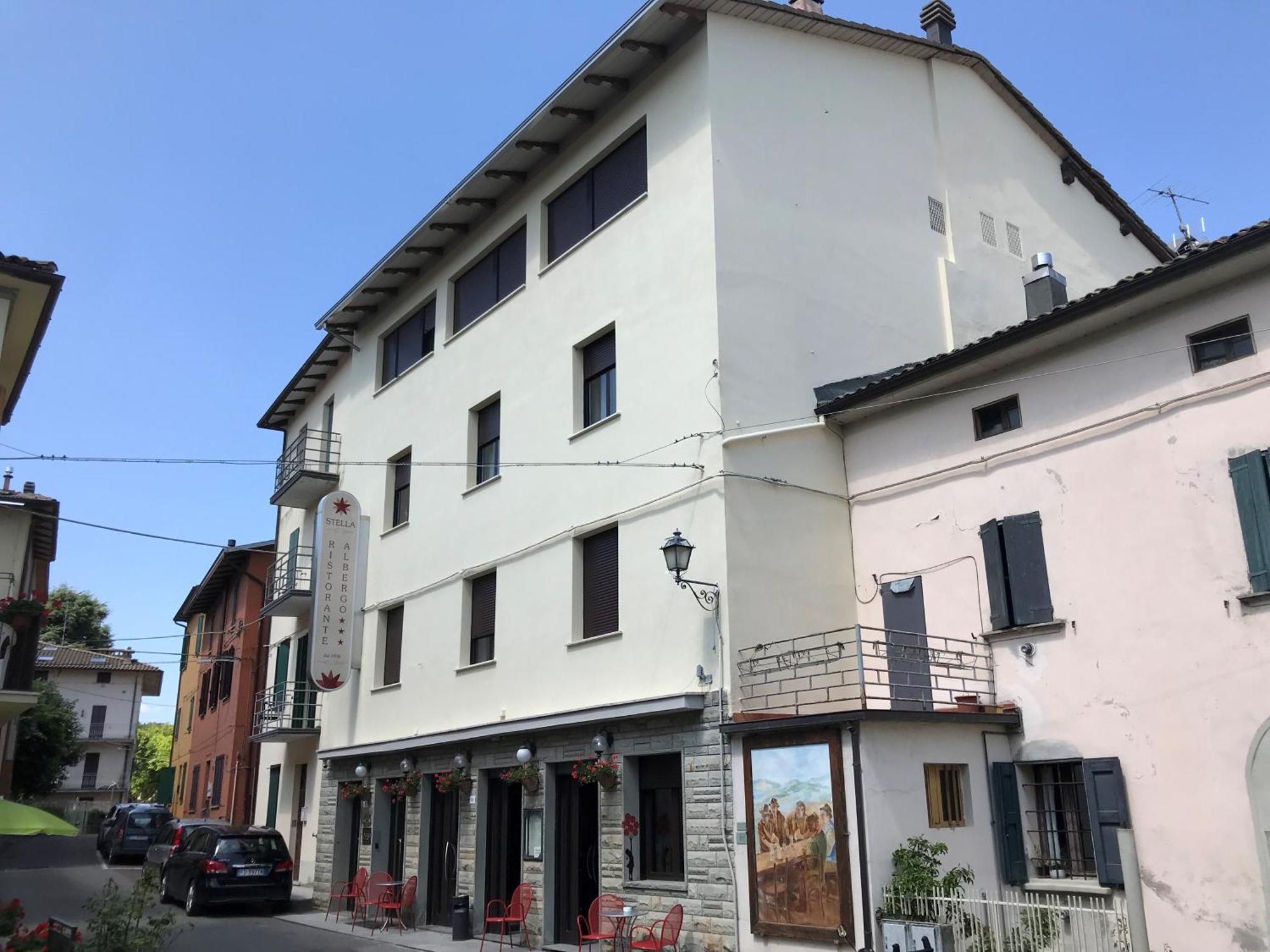 Albergo Stella Tole Buitenkant foto